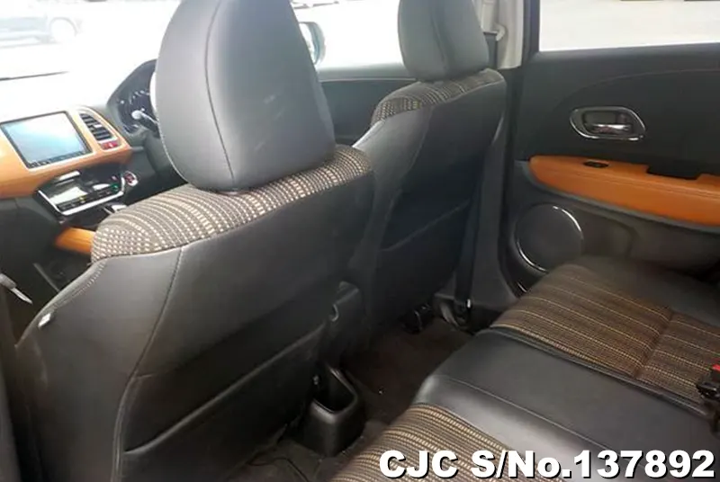 Honda Vezel in Wine for Sale Image 15