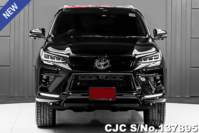 Toyota Fortuner in Black for Sale Image 4
