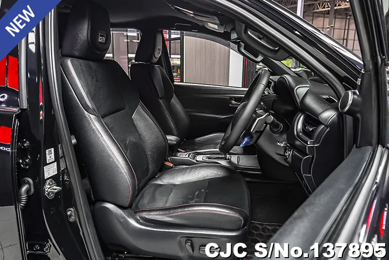 Toyota Fortuner in Black for Sale Image 9