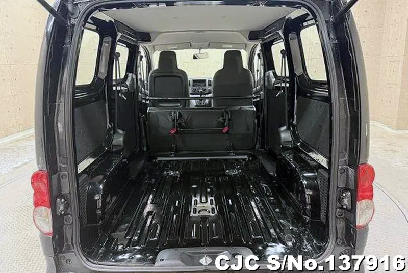 Nissan NV200 in Black for Sale Image 1