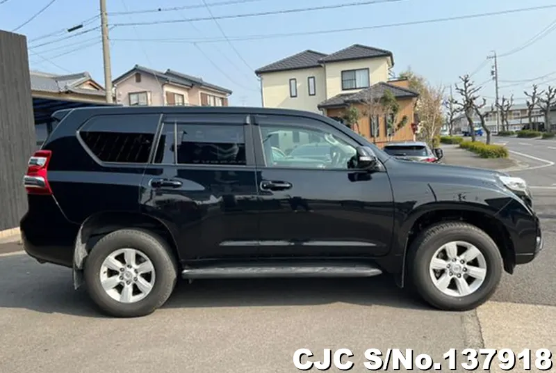 Toyota Land Cruiser Prado in Black for Sale Image 6