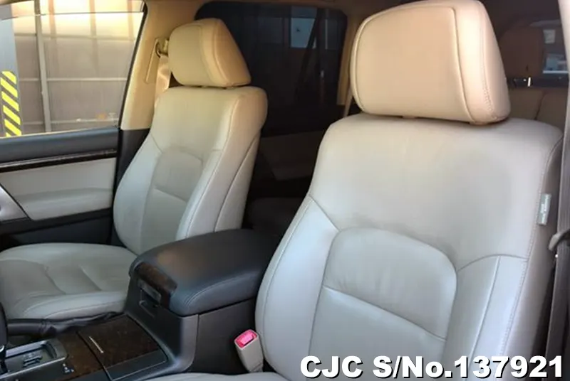 Toyota Land Cruiser in White for Sale Image 11
