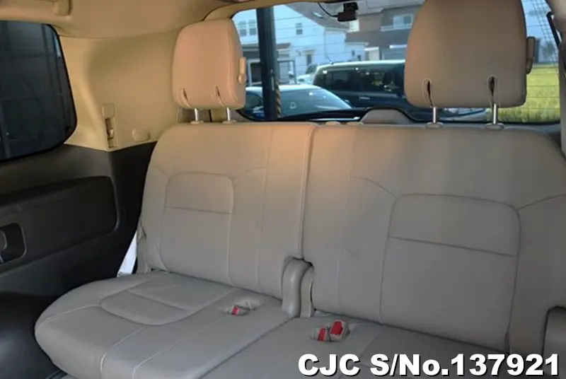 Toyota Land Cruiser in White for Sale Image 15