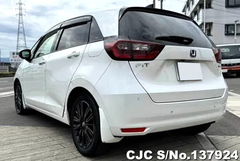 Honda Fit in White for Sale Image 1
