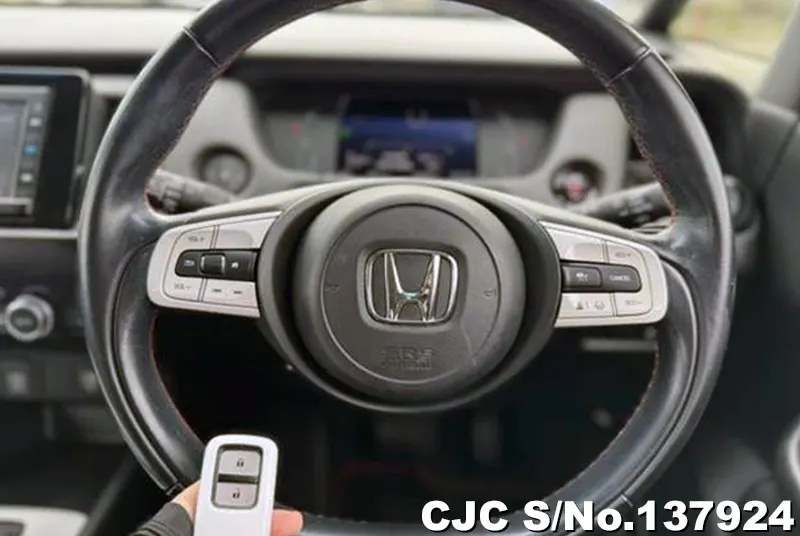 Honda Fit in White for Sale Image 11