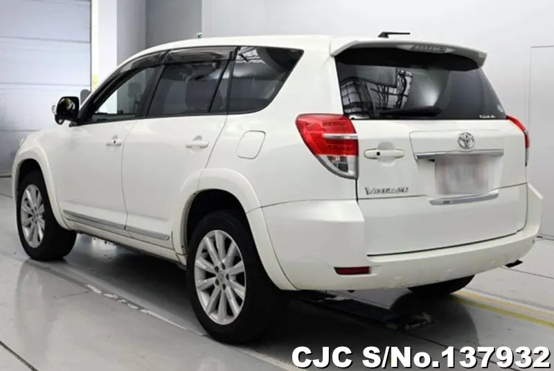 Toyota Vanguard in White for Sale Image 1