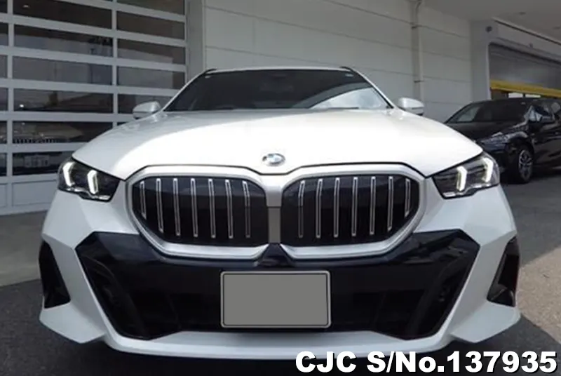 BMW 5 Series in White for Sale Image 1
