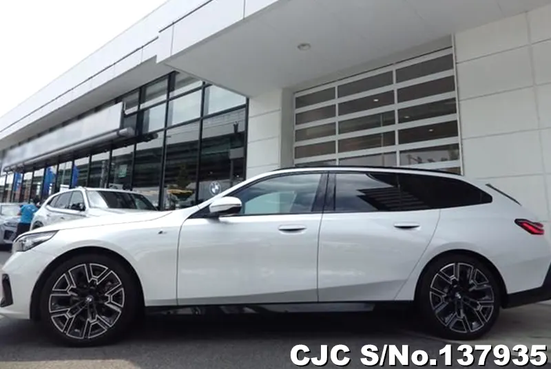 BMW 5 Series in White for Sale Image 2