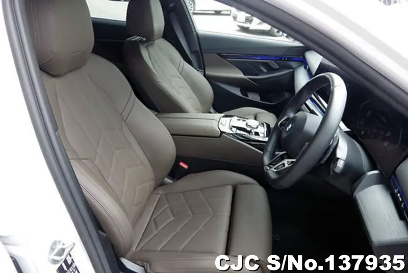 BMW 5 Series in White for Sale Image 4
