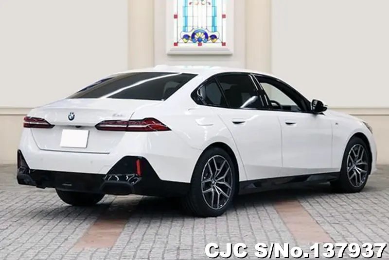 BMW 5 Series in White for Sale Image 1
