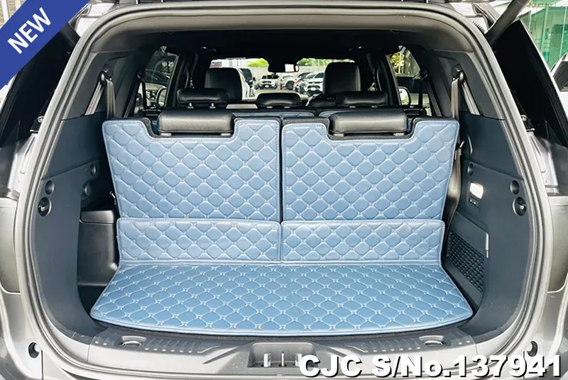 Ford Everest in Gray for Sale Image 5