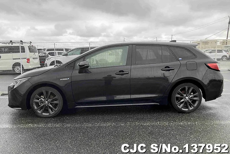 Toyota Corolla Touring in Black for Sale Image 7