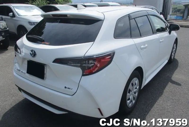Toyota Corolla Touring in White for Sale Image 2