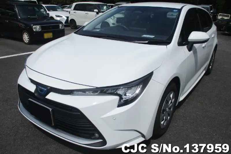 Toyota Corolla Touring in White for Sale Image 3