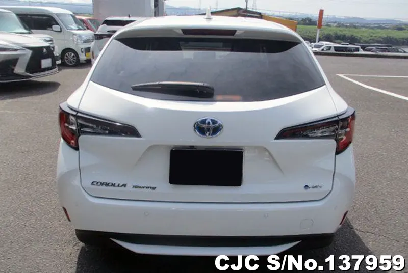 Toyota Corolla Touring in White for Sale Image 5