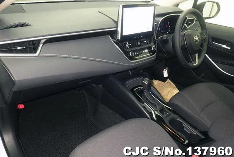 Toyota Corolla Touring in White for Sale Image 3