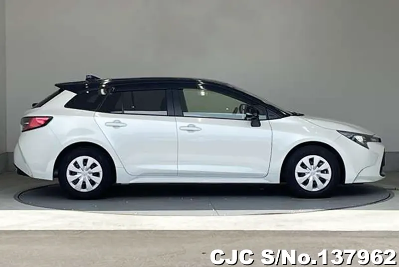 Toyota Corolla Touring in White for Sale Image 6