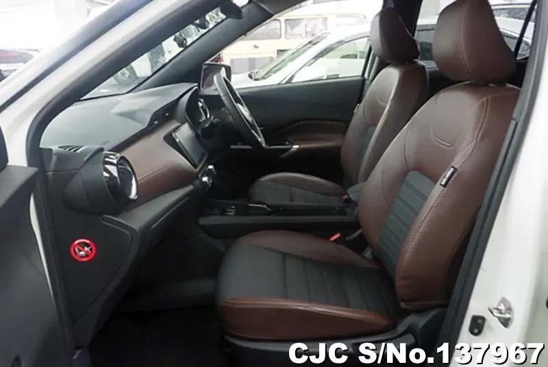 Nissan Kicks in Pearl White for Sale Image 11