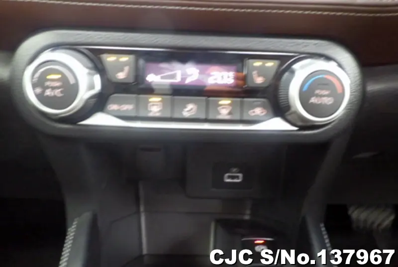 Nissan Kicks in Pearl White for Sale Image 15