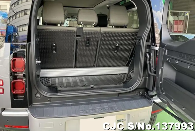 Land Rover Defender in Gun Metallic for Sale Image 8