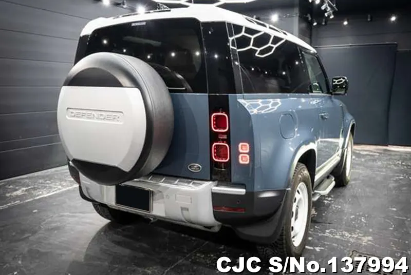 Land Rover Defender in Gray for Sale Image 2