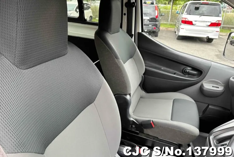 Nissan NV200 in White for Sale Image 7
