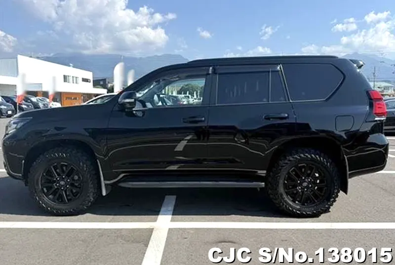 Toyota Land Cruiser Prado in Black for Sale Image 7