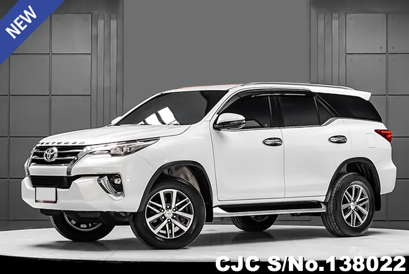 Toyota Fortuner in White for Sale Image 3