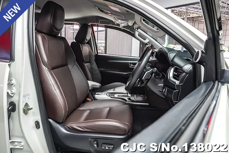 Toyota Fortuner in White for Sale Image 9