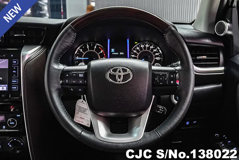 Toyota Fortuner in White for Sale Image 12