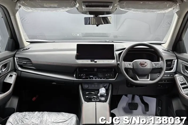 Nissan X-Trail in Pearl for Sale Image 2
