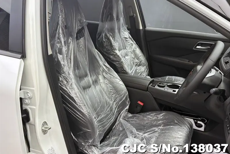 Nissan X-Trail in Pearl for Sale Image 3