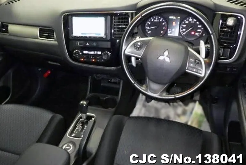 Mitsubishi Outlander in Black for Sale Image 4
