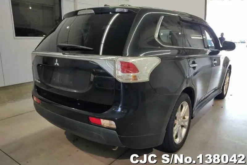 Mitsubishi Outlander in Black for Sale Image 2