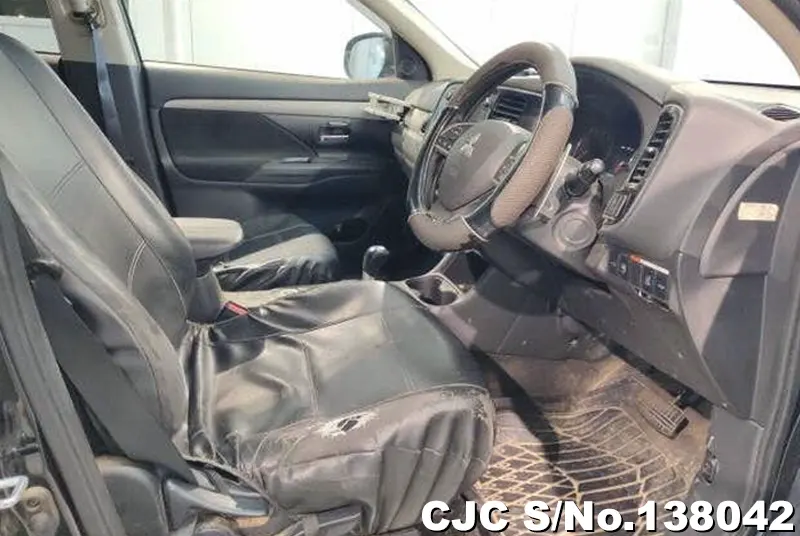 Mitsubishi Outlander in Black for Sale Image 4