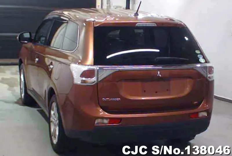 Mitsubishi Outlander in Orange for Sale Image 1