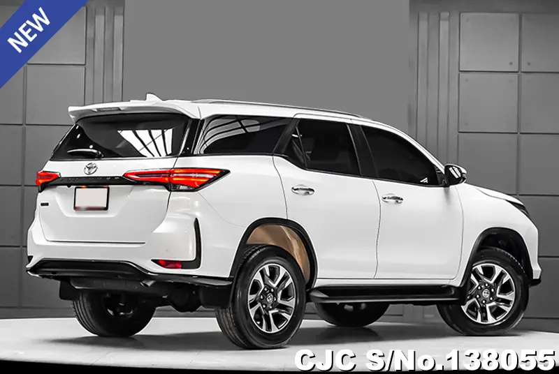 Toyota Fortuner in White for Sale Image 2