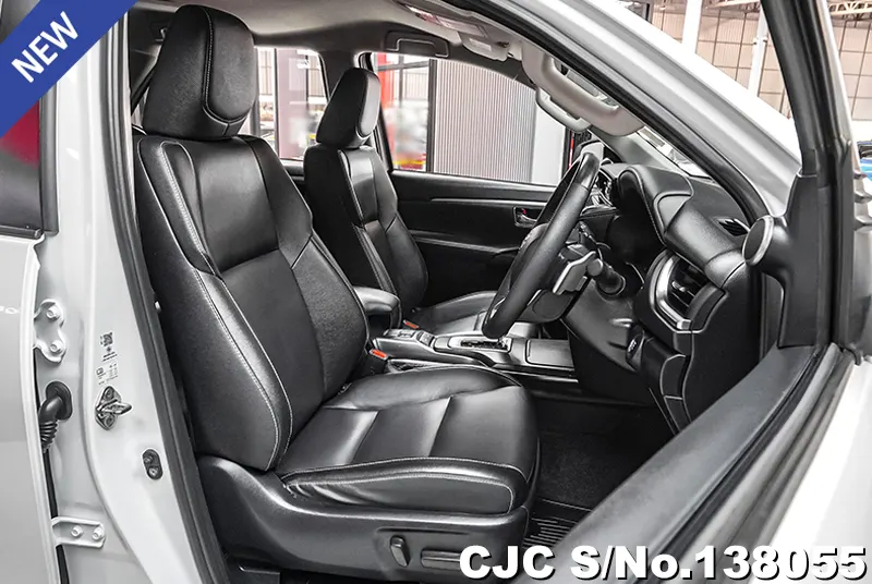 Toyota Fortuner in White for Sale Image 9
