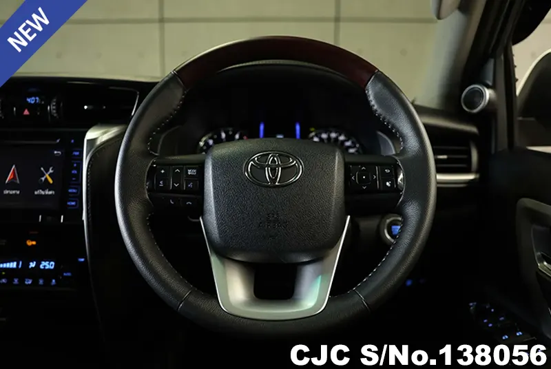Toyota Fortuner in White for Sale Image 10