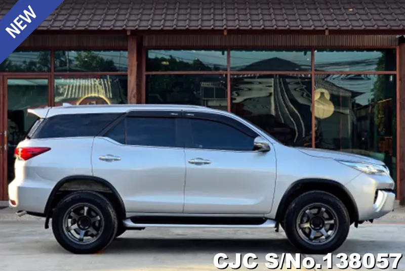 Toyota Fortuner in Silver for Sale Image 4