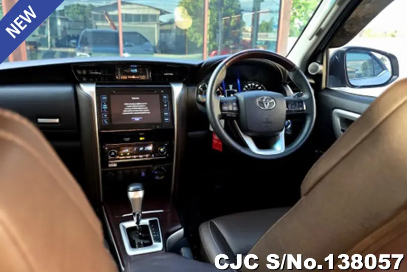 Toyota Fortuner in Silver for Sale Image 6