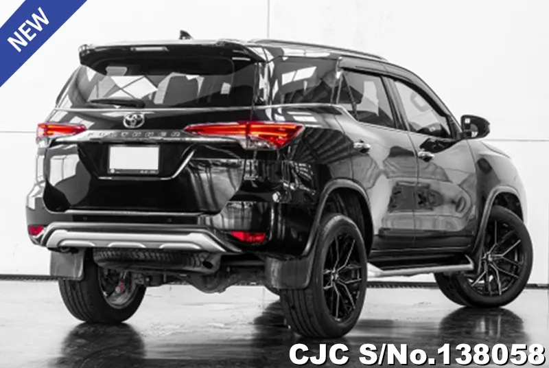 Toyota Fortuner in Black for Sale Image 2