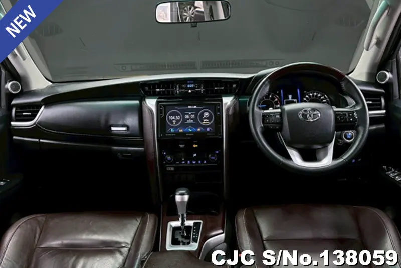 Toyota Fortuner in Black for Sale Image 6