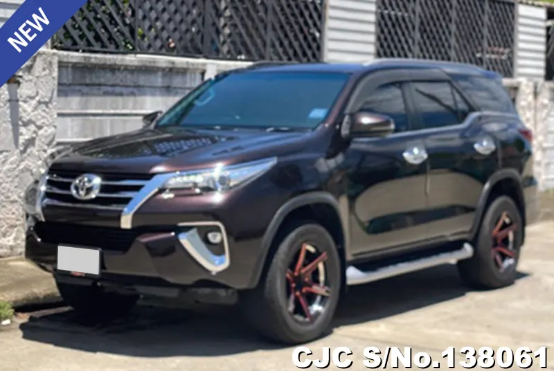 Toyota Fortuner in Brown for Sale Image 3