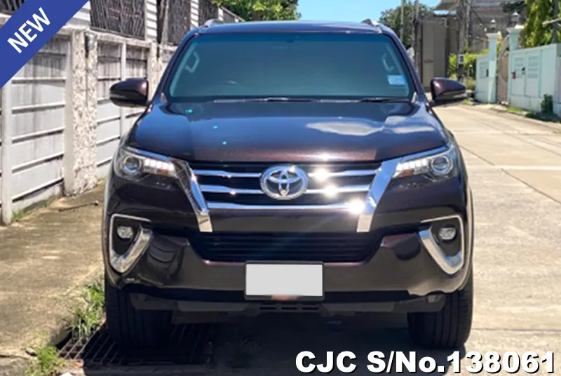 Toyota Fortuner in Brown for Sale Image 4