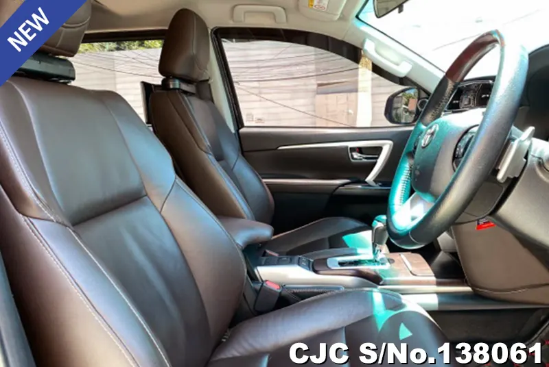 Toyota Fortuner in Brown for Sale Image 8