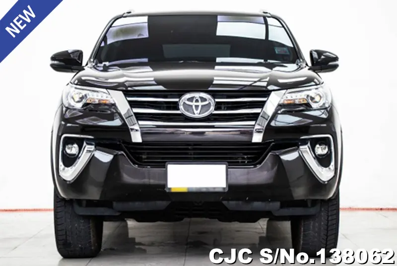 Toyota Fortuner in Black for Sale Image 2