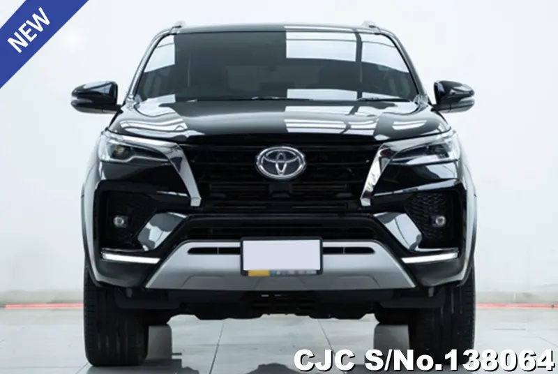Toyota Fortuner in Black for Sale Image 2