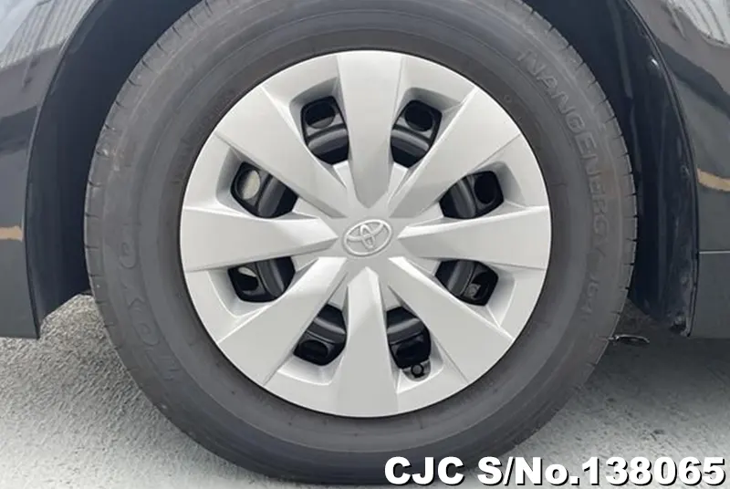 Toyota Corolla Touring in Black for Sale Image 14