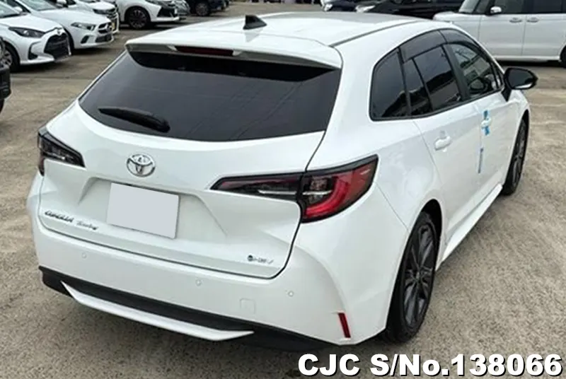 Toyota Corolla Touring in White for Sale Image 2